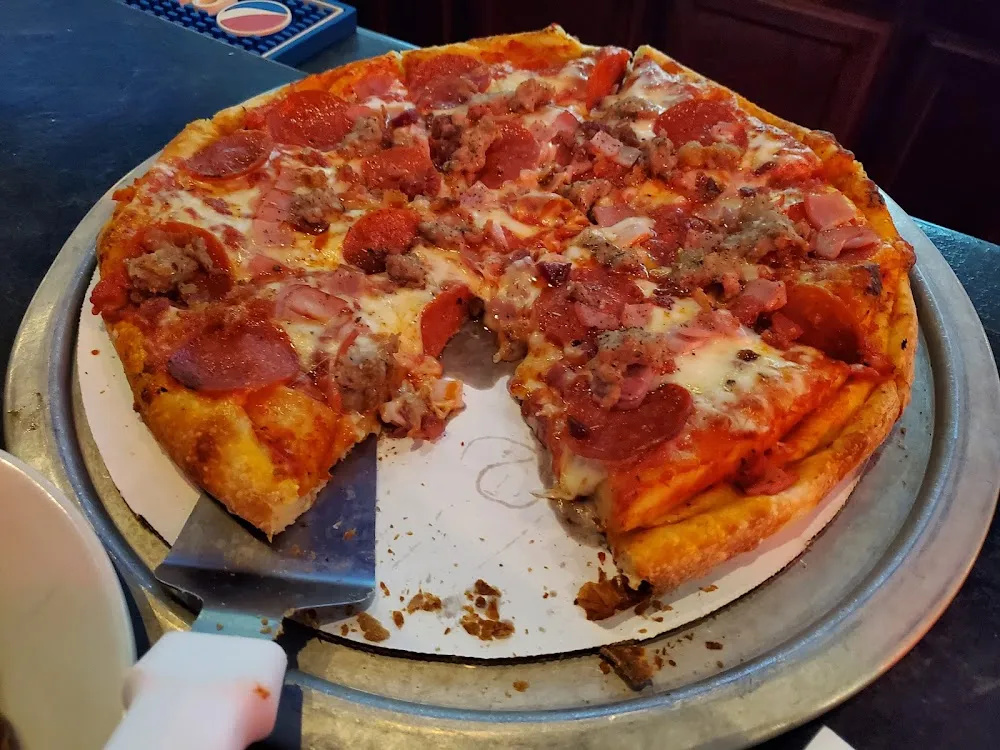 Macho Meat Pizza